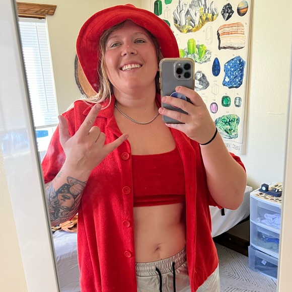 Meet your Posher, Becca - Picture 1 of 1